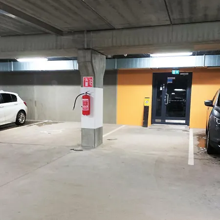 Puisto-kaleva, Uusi, Upea Asunto Parkkihallilla